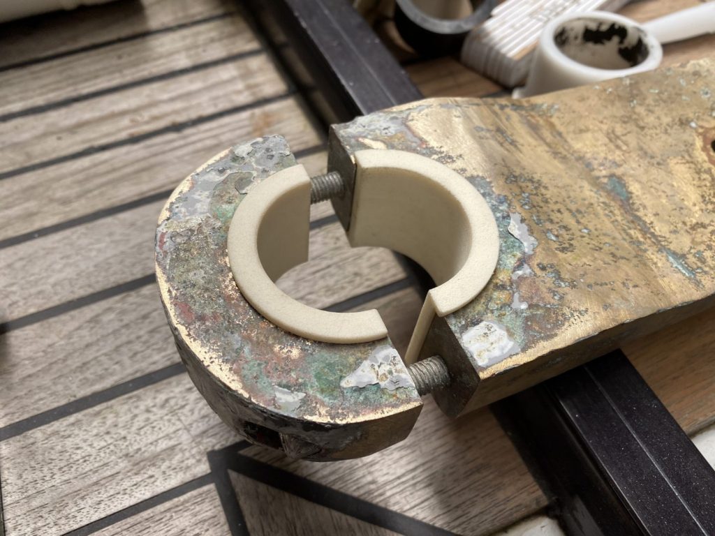 Łożysko steru żaglówki - wydrukowane w 3D z materiału iglidur I3